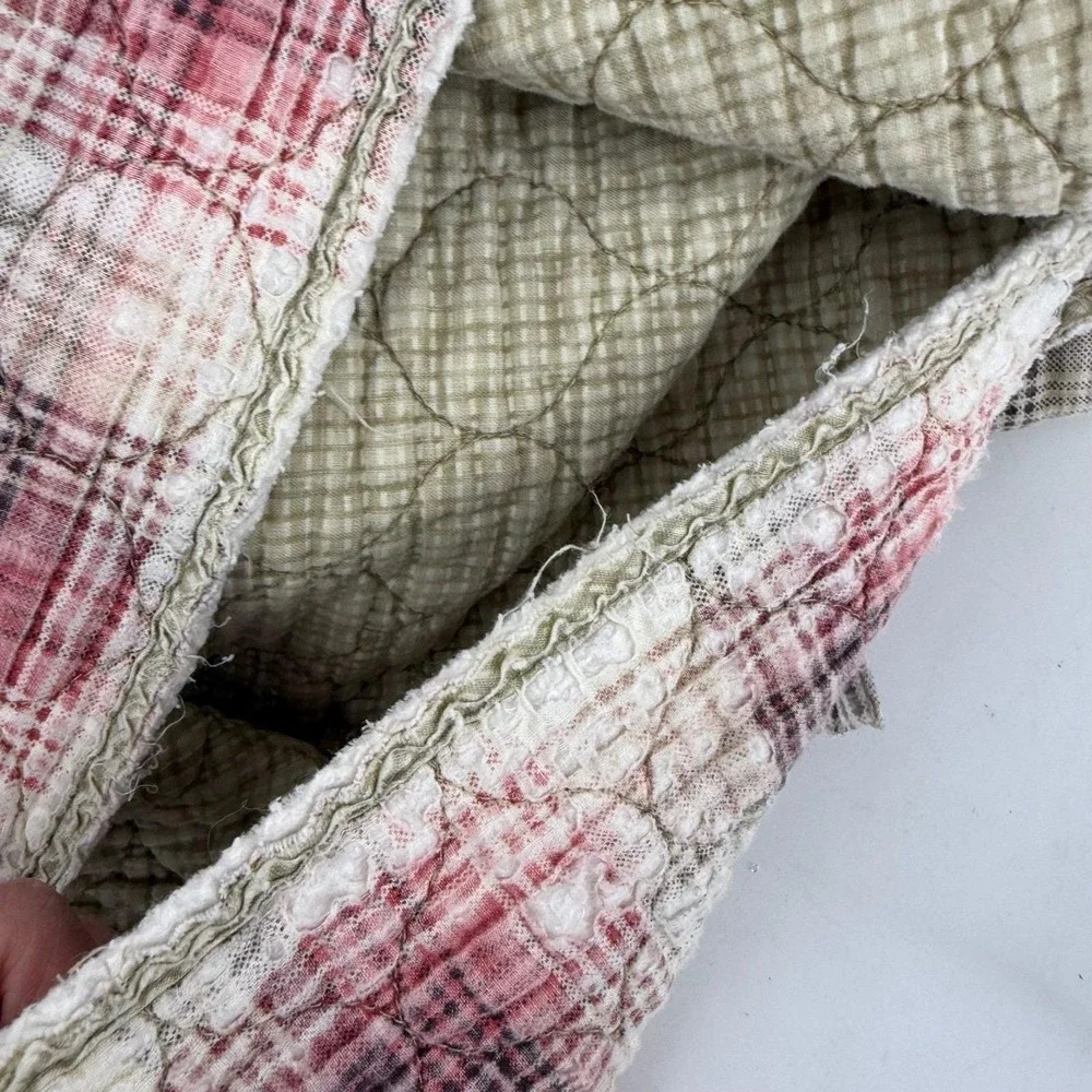 Vintage rustic red tan green & cream Quilt Blanket approximately 86.5